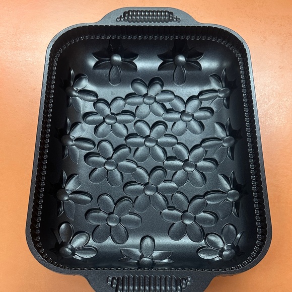 Nordic Ware Metallic Gray Decorative Cast Aluminum - Picture 6 of 7